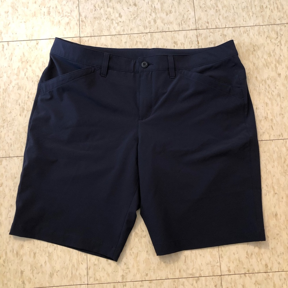 Eddie Bauer / Navy Shorts
